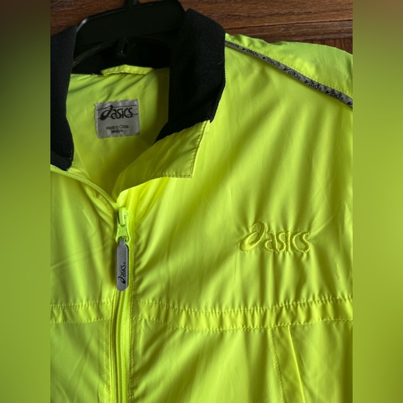 ASICS vest - Picture 3 of 7